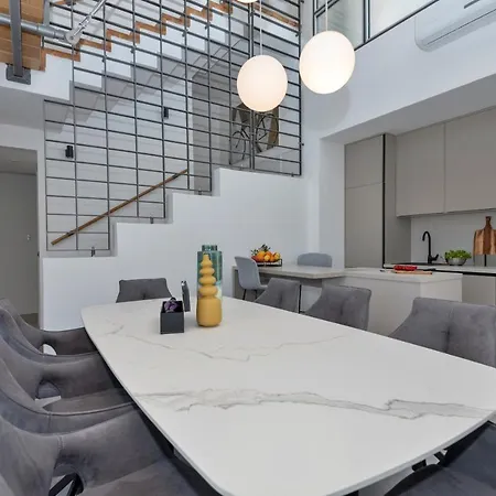 Specia Вілла Макарська